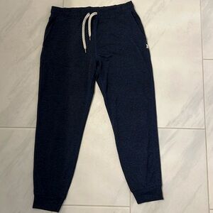 vuori performance joggers- midnight heather